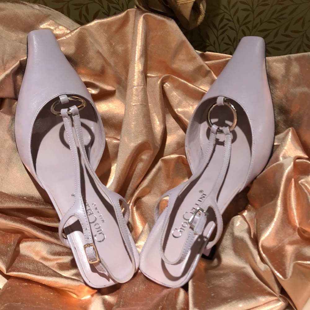 Vintage purple heel shoes